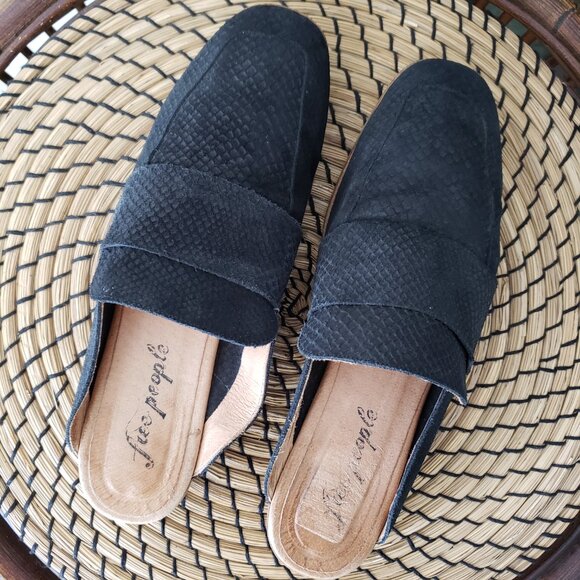 Free People At Ease Loafer Mule Leather Black size 39 / US 9 Snakeskin Boho - Picture 5 of 15